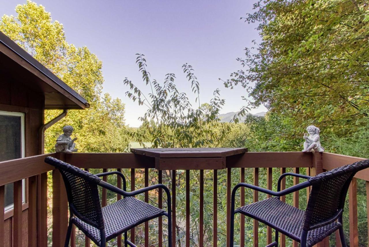 Cozy Cabin With Mountain Views Near Skylift Park! Gatlinburg Kültér fotó